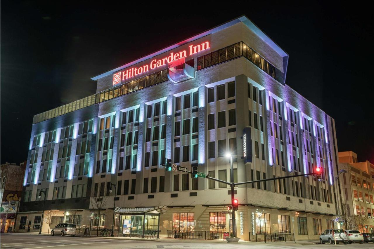 Hilton Garden Inn Wichita Downtown, Ks Bagian luar foto