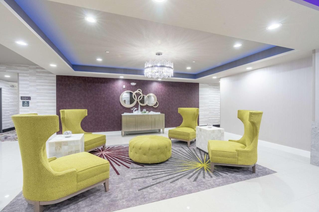 Hilton Garden Inn Wichita Downtown, Ks Bagian luar foto