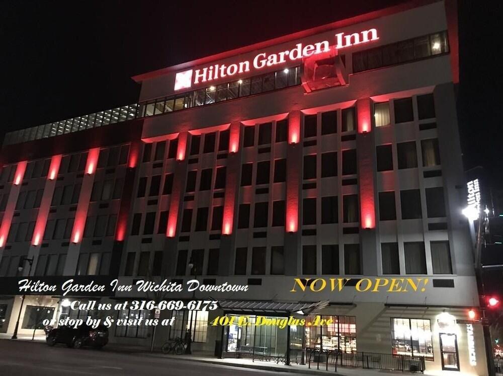 Hilton Garden Inn Wichita Downtown, Ks Bagian luar foto