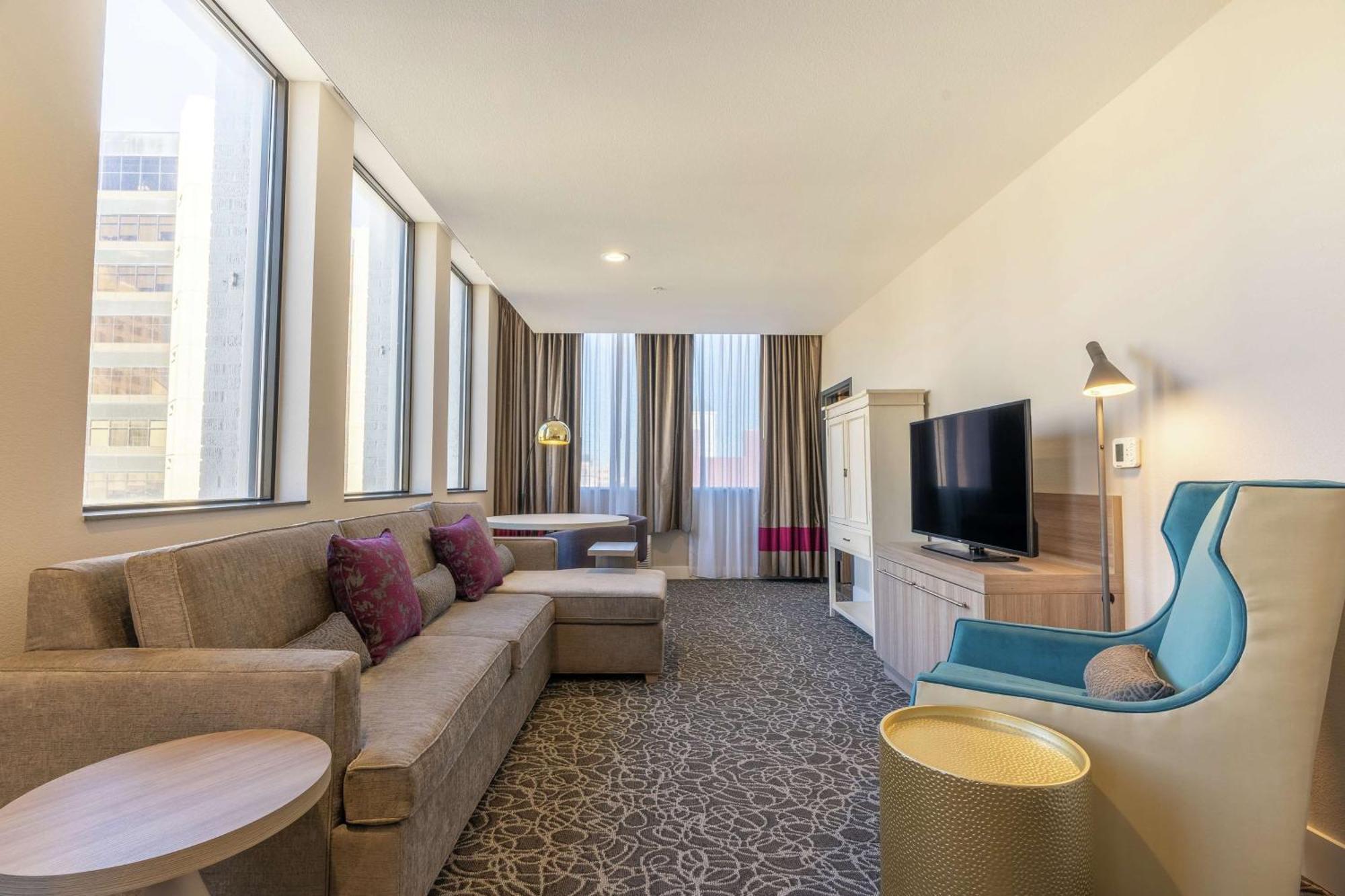 Hilton Garden Inn Wichita Downtown, Ks Bagian luar foto