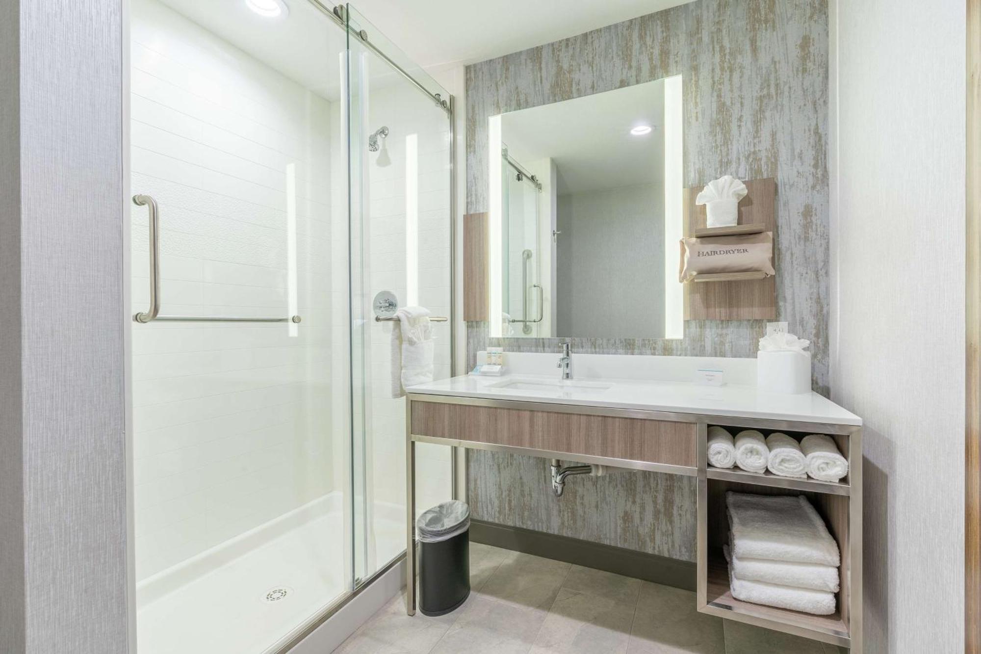 Hilton Garden Inn Wichita Downtown, Ks Bagian luar foto