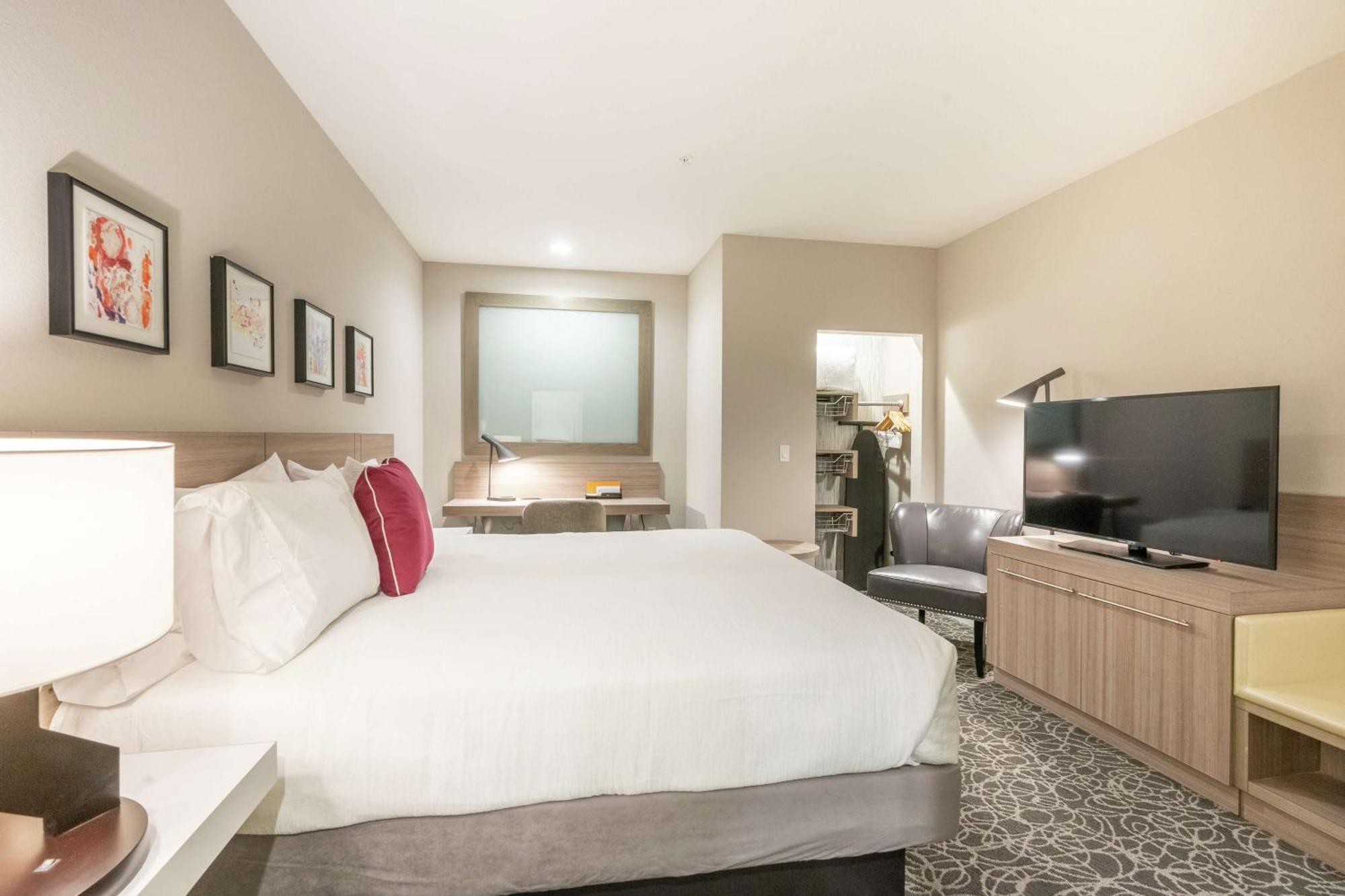 Hilton Garden Inn Wichita Downtown, Ks Bagian luar foto